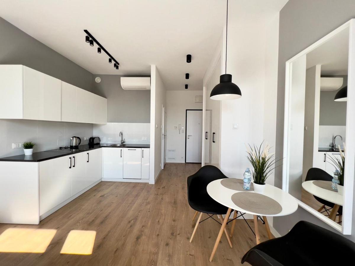 K22 Slawinska 503 Sun-City Apart Warsaw Exterior photo