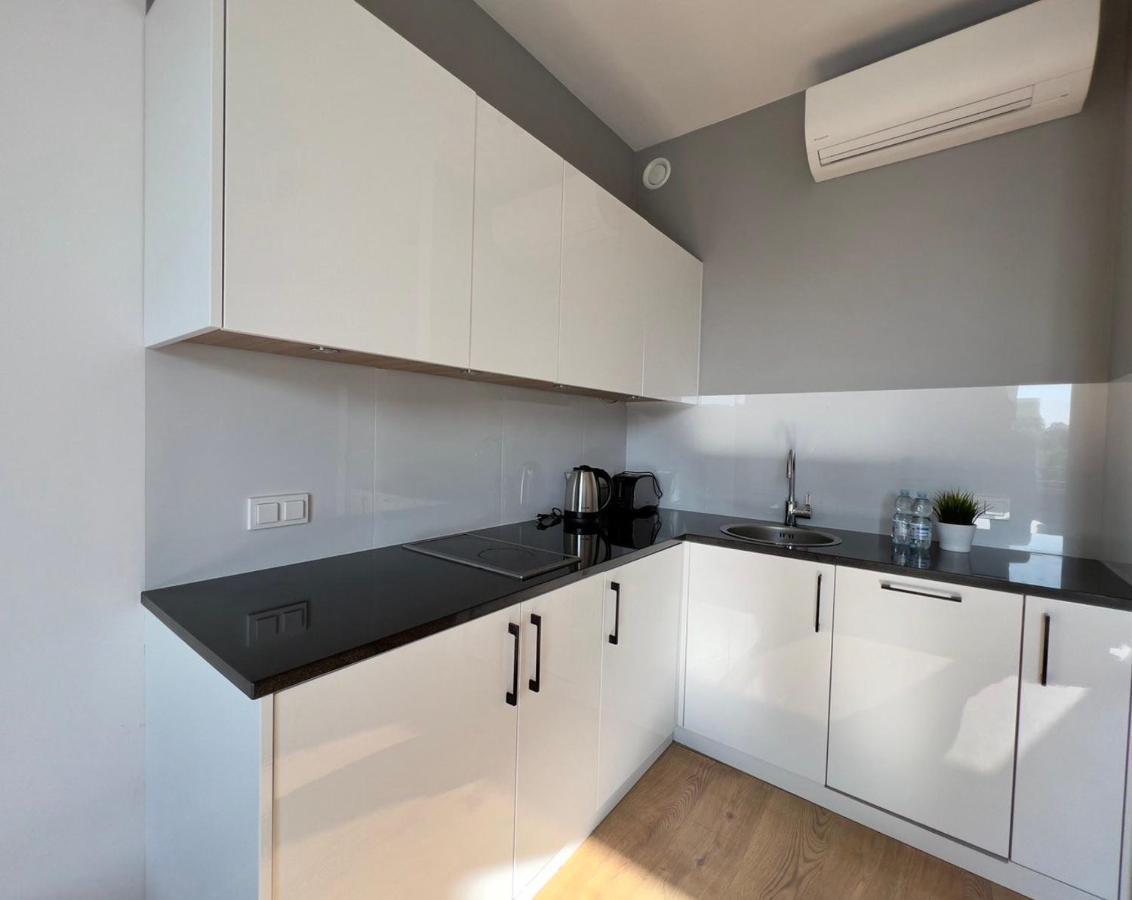 K22 Slawinska 503 Sun-City Apart Warsaw Exterior photo